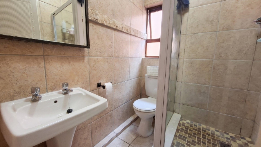 2 Bedroom Property for Sale in Sunninghill Gauteng