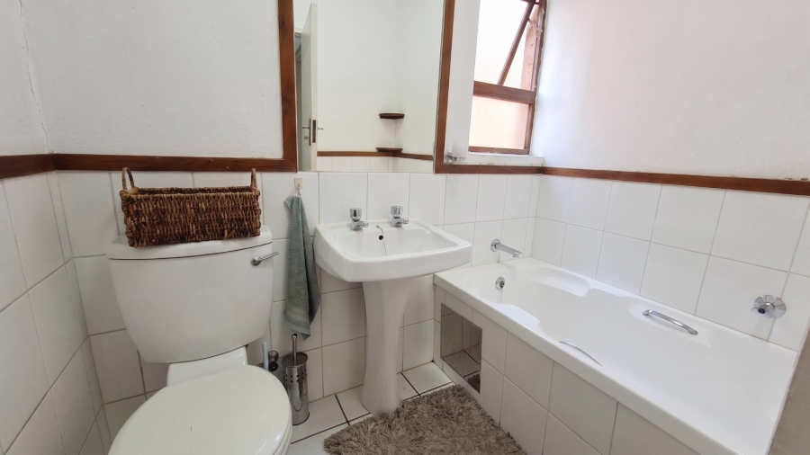 2 Bedroom Property for Sale in Sunninghill Gauteng