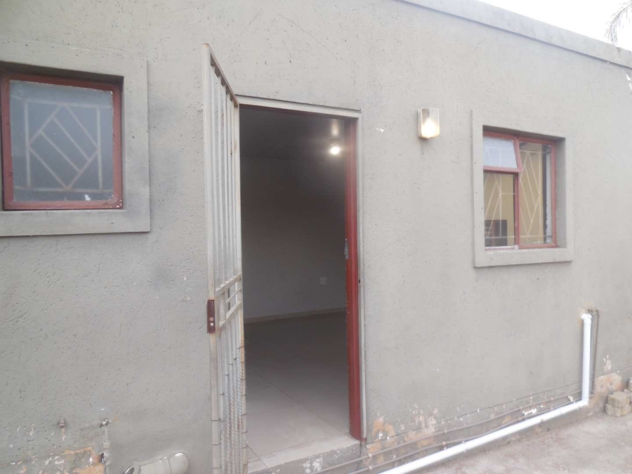 To Let 1 Bedroom Property for Rent in East Lynne Gauteng