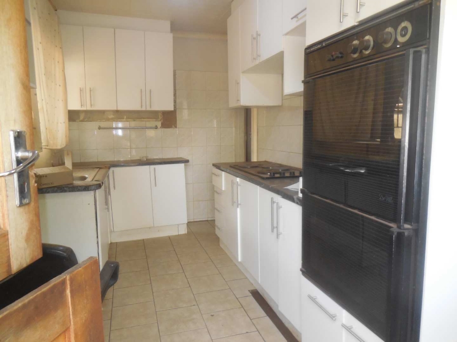 To Let 3 Bedroom Property for Rent in East Lynne Gauteng