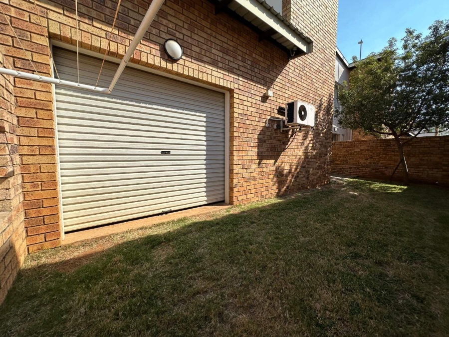 To Let 2 Bedroom Property for Rent in Tijger Valley Gauteng