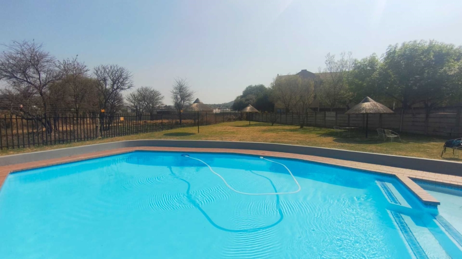 2 Bedroom Property for Sale in Mulbarton Gauteng