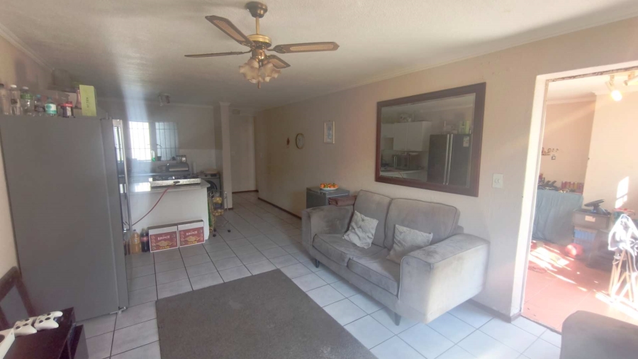 2 Bedroom Property for Sale in Mulbarton Gauteng