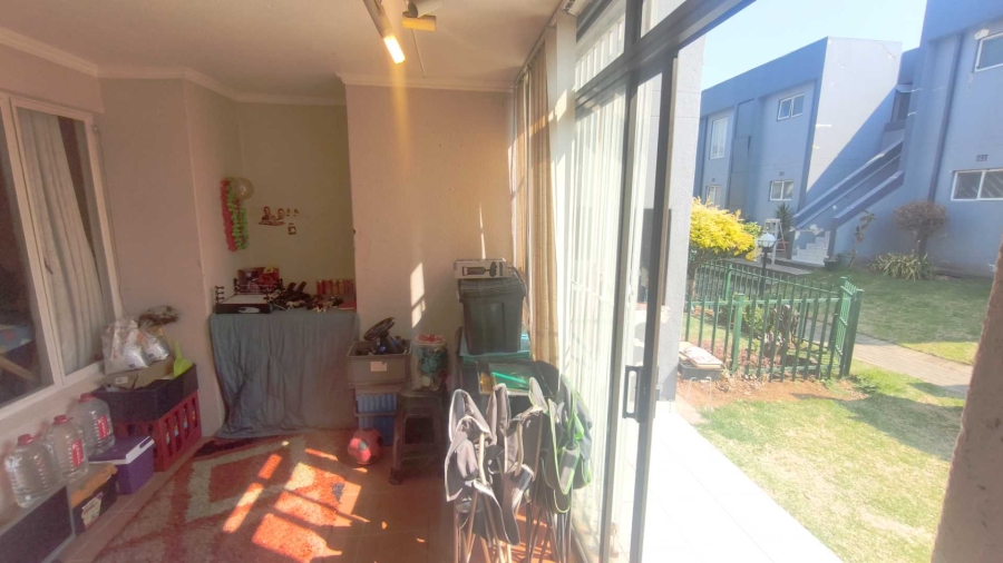 2 Bedroom Property for Sale in Mulbarton Gauteng