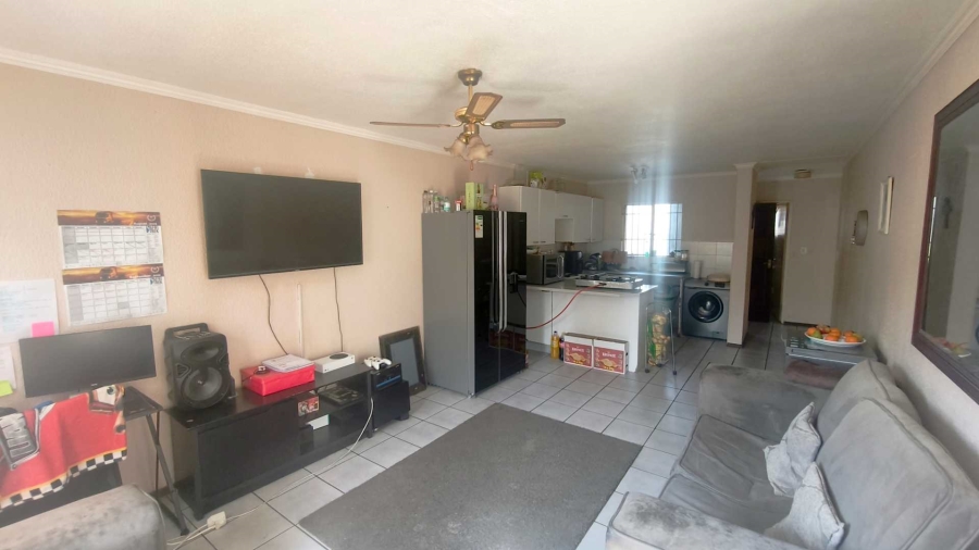 2 Bedroom Property for Sale in Mulbarton Gauteng