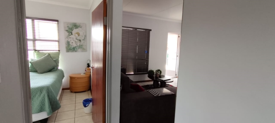 2 Bedroom Property for Sale in New Redruth Gauteng