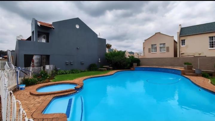 2 Bedroom Property for Sale in New Redruth Gauteng