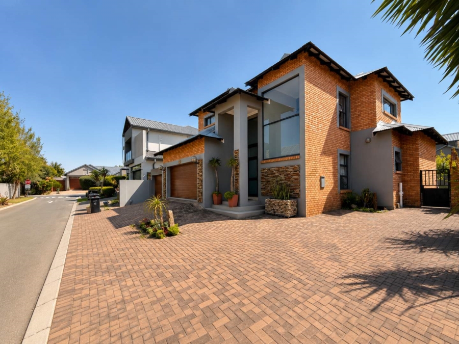 4 Bedroom Property for Sale in Alberante Gauteng