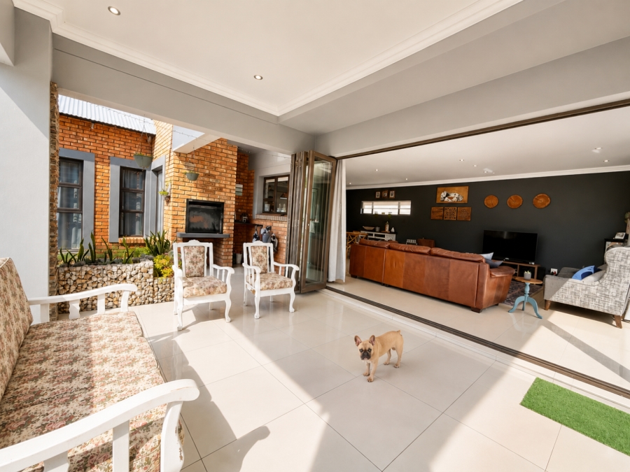 4 Bedroom Property for Sale in Alberante Gauteng