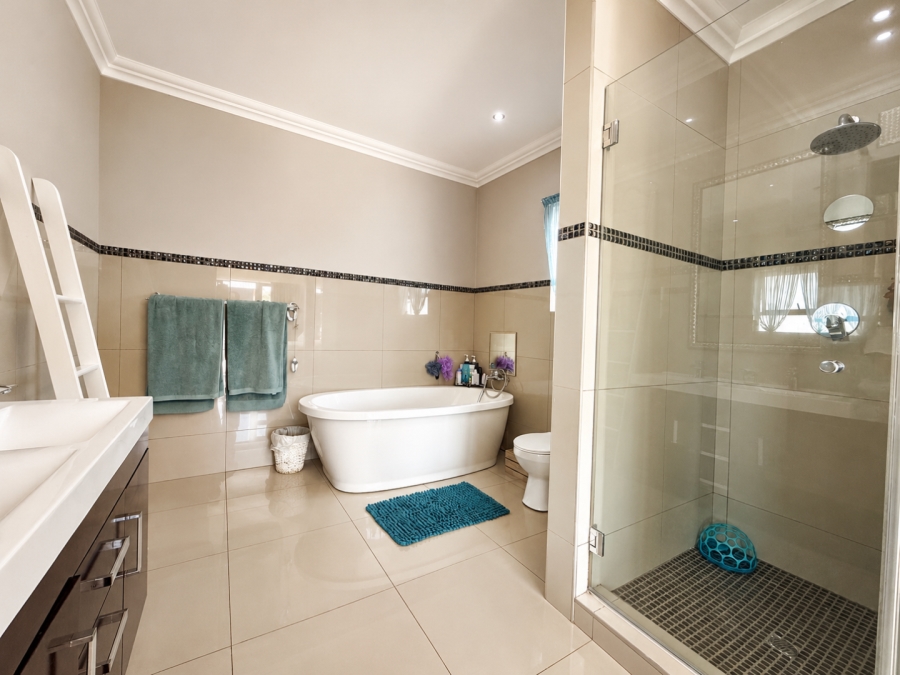 4 Bedroom Property for Sale in Alberante Gauteng
