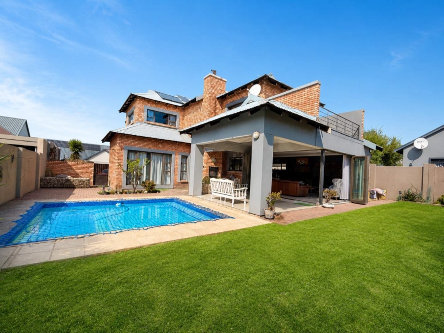 4 Bedroom Property for Sale in Alberante Gauteng