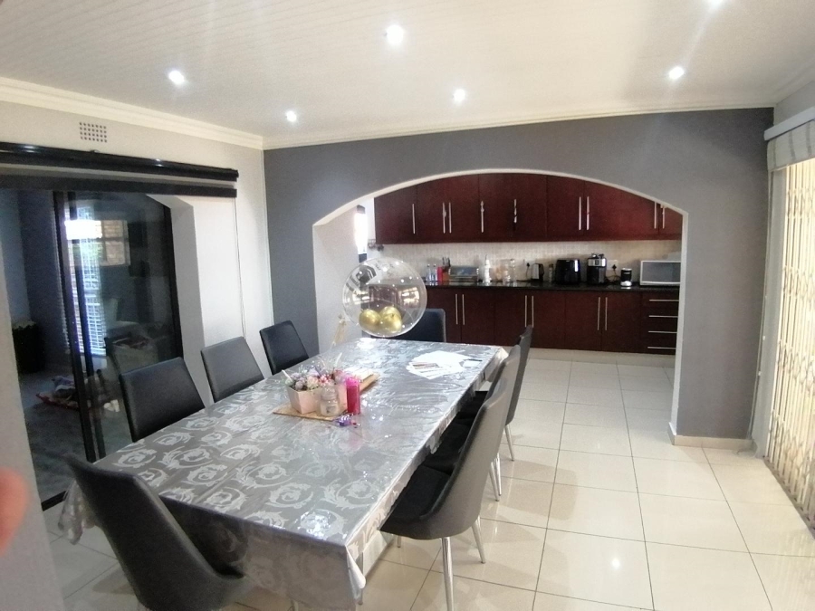 4 Bedroom Property for Sale in Bassonia Gauteng