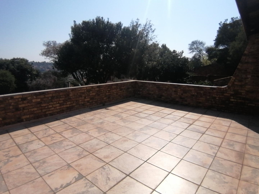 4 Bedroom Property for Sale in Bassonia Gauteng