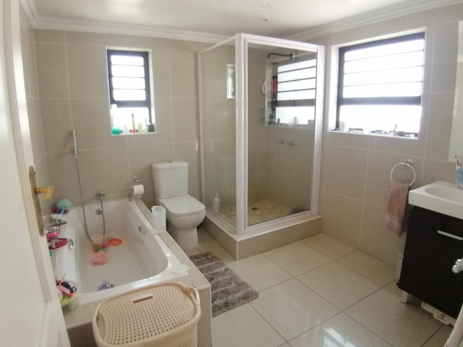 4 Bedroom Property for Sale in Bassonia Gauteng
