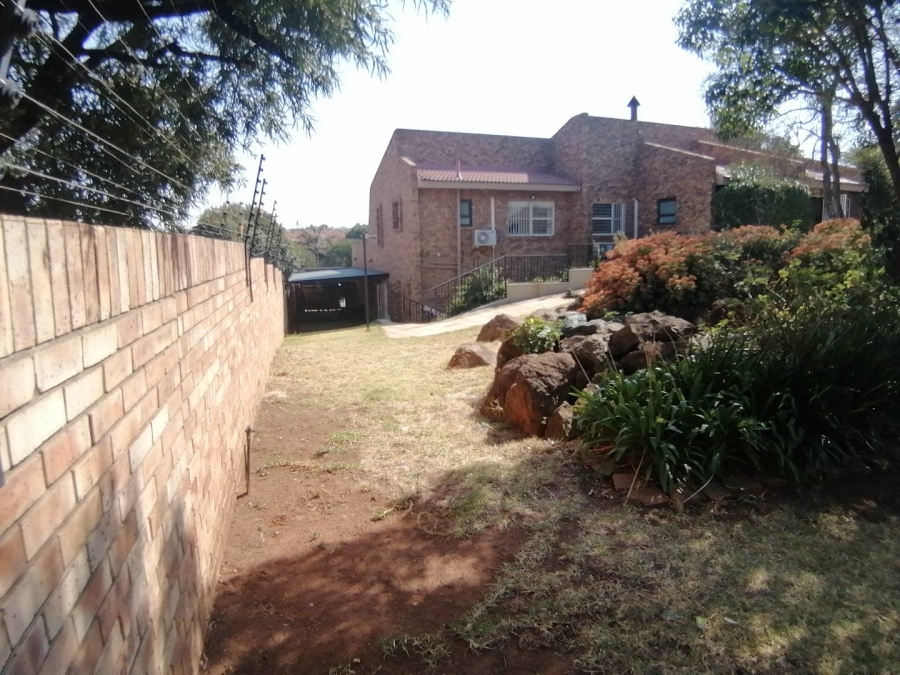 4 Bedroom Property for Sale in Bassonia Gauteng