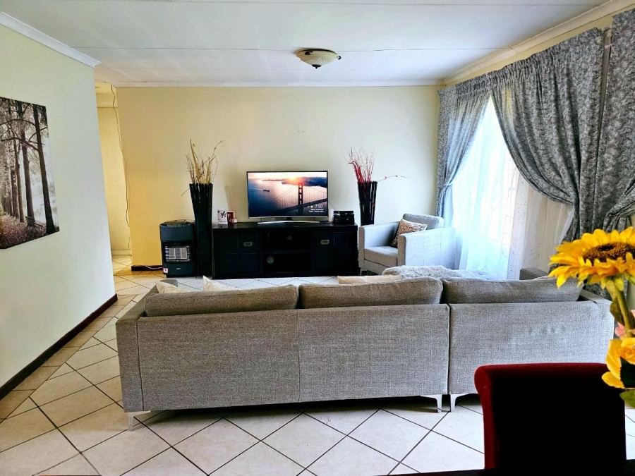 2 Bedroom Property for Sale in Equestria Gauteng