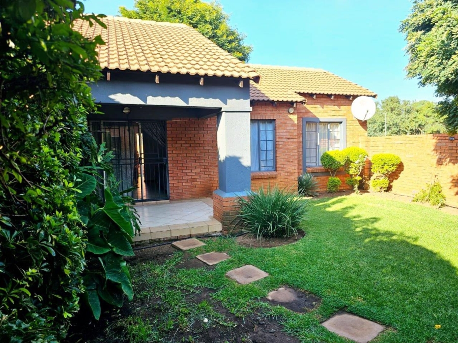 2 Bedroom Property for Sale in Equestria Gauteng