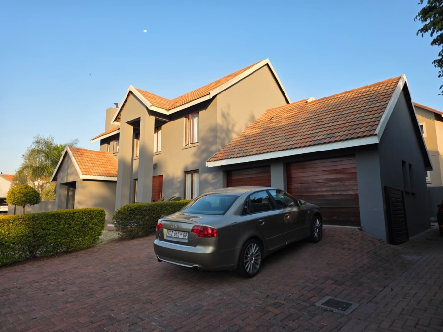 3 Bedroom Property for Sale in Kosmosdal Gauteng