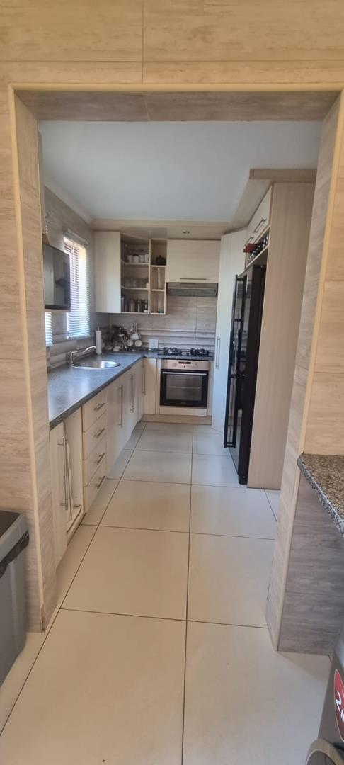 3 Bedroom Property for Sale in Kosmosdal Gauteng