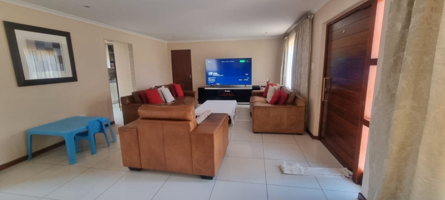 3 Bedroom Property for Sale in Kosmosdal Gauteng