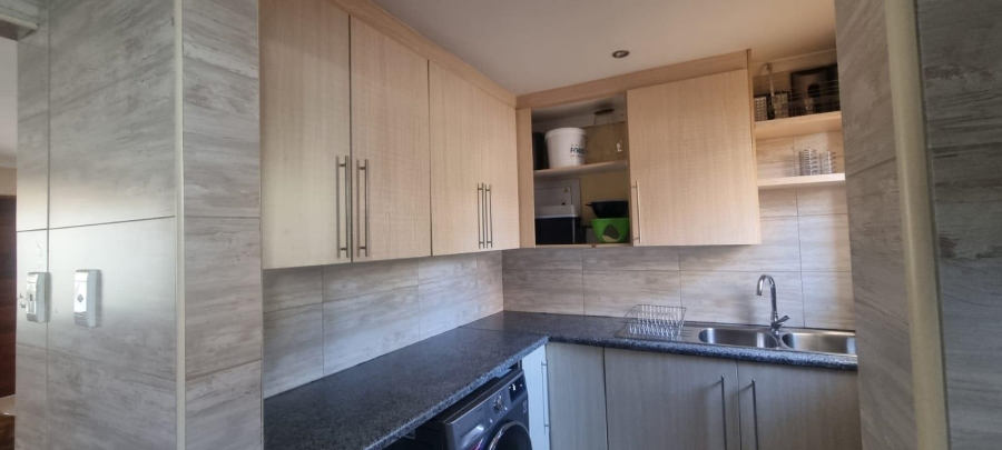 3 Bedroom Property for Sale in Kosmosdal Gauteng
