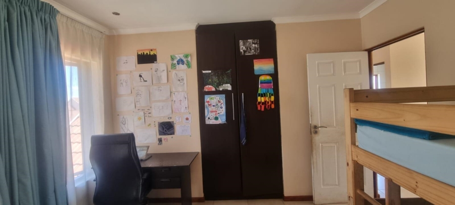 3 Bedroom Property for Sale in Kosmosdal Gauteng