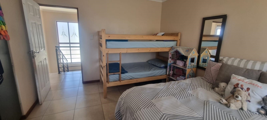 3 Bedroom Property for Sale in Kosmosdal Gauteng