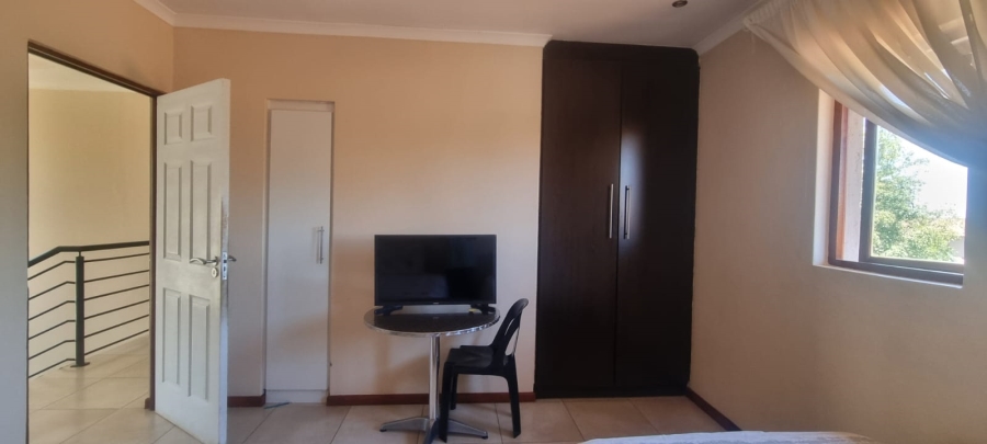 3 Bedroom Property for Sale in Kosmosdal Gauteng
