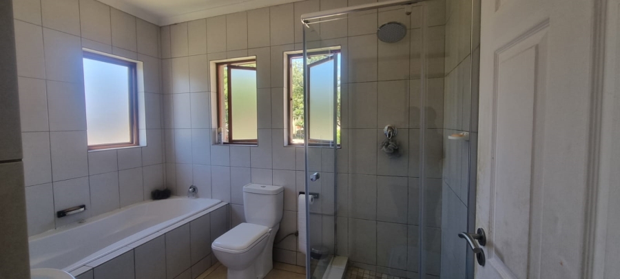 3 Bedroom Property for Sale in Kosmosdal Gauteng
