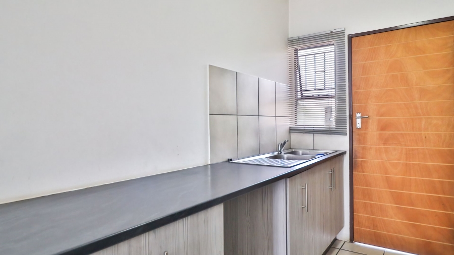 2 Bedroom Property for Sale in Pretoria North Gauteng