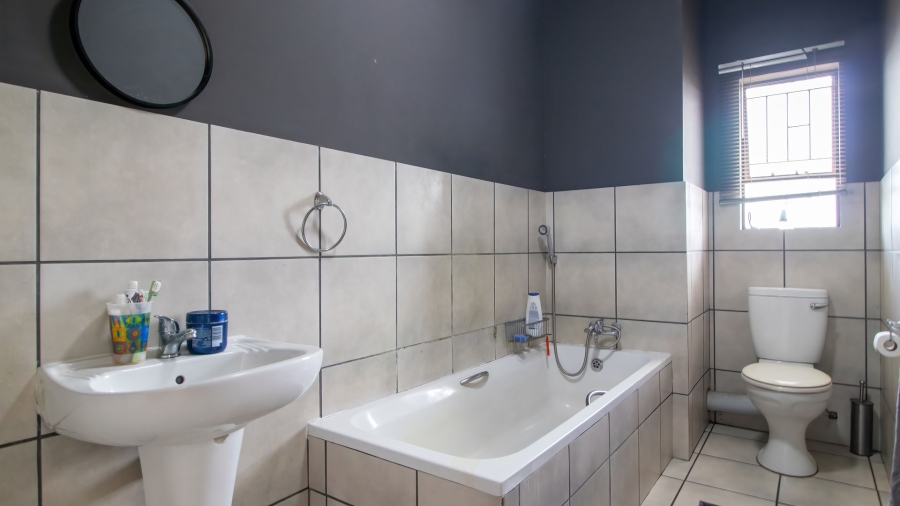 2 Bedroom Property for Sale in Pretoria North Gauteng