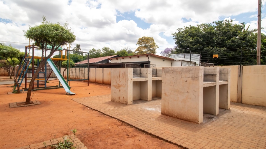 2 Bedroom Property for Sale in Pretoria North Gauteng