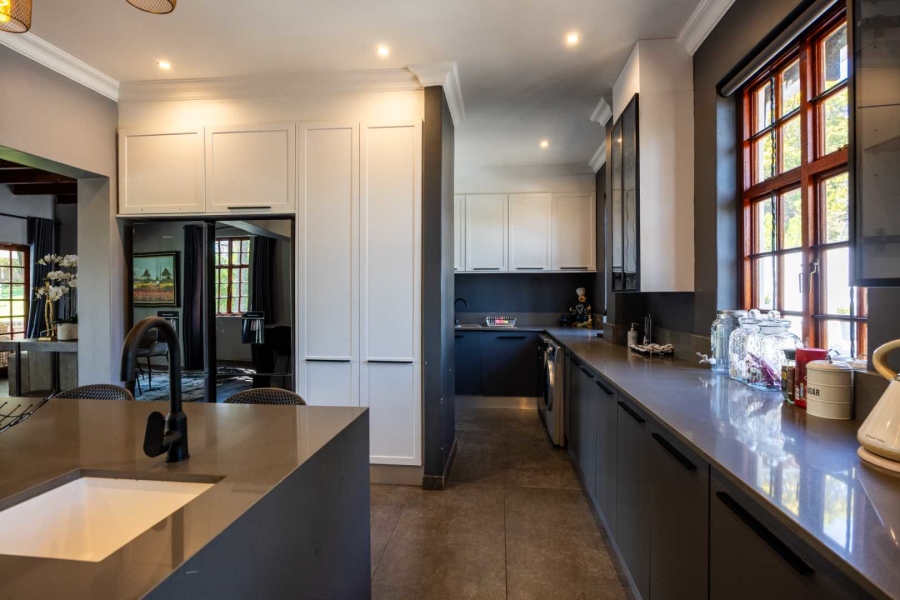 7 Bedroom Property for Sale in Moreleta Park Gauteng