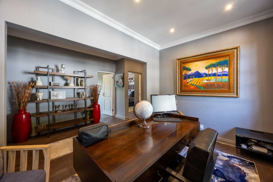 7 Bedroom Property for Sale in Moreleta Park Gauteng