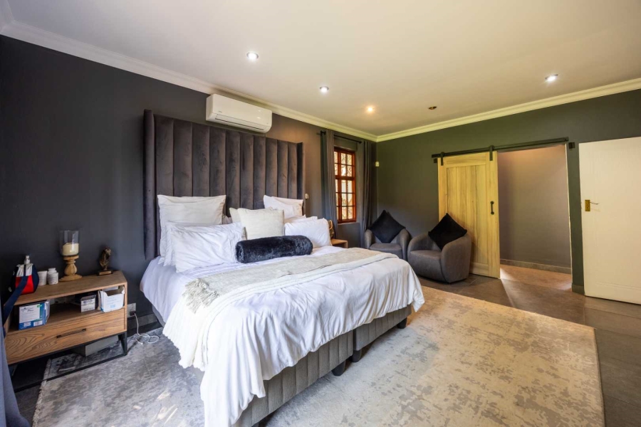 7 Bedroom Property for Sale in Moreleta Park Gauteng