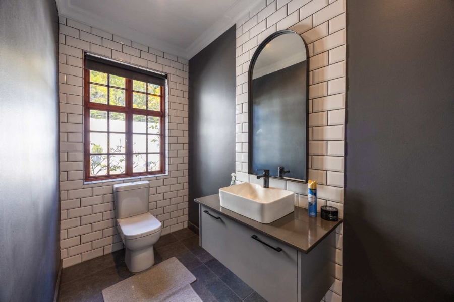 7 Bedroom Property for Sale in Moreleta Park Gauteng