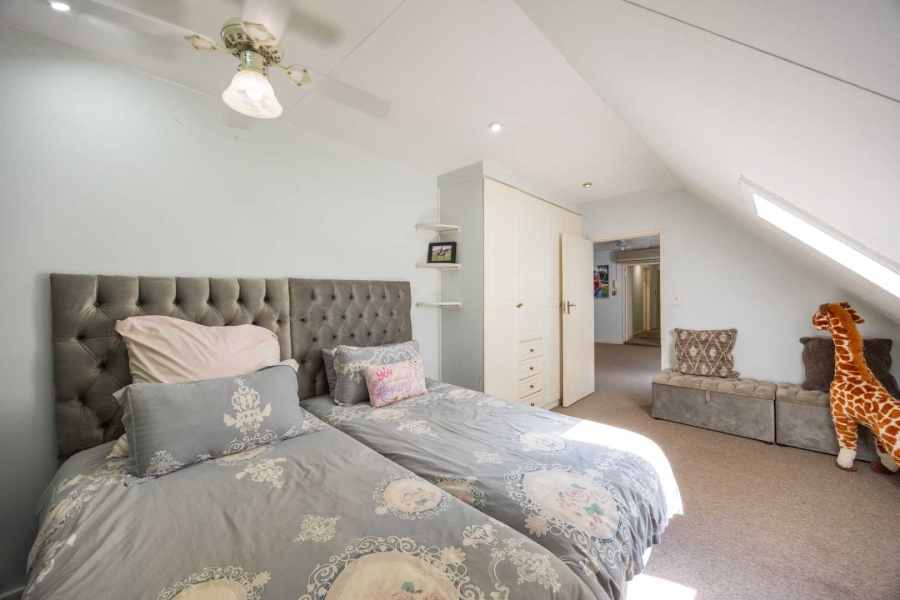 7 Bedroom Property for Sale in Moreleta Park Gauteng