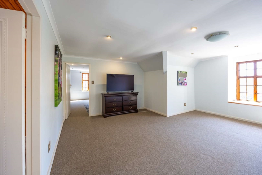 7 Bedroom Property for Sale in Moreleta Park Gauteng