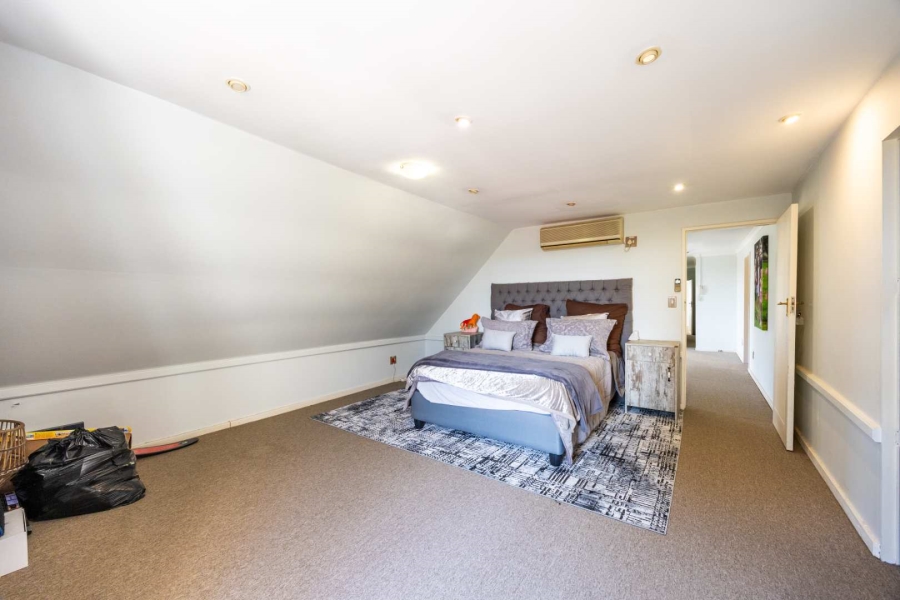 7 Bedroom Property for Sale in Moreleta Park Gauteng