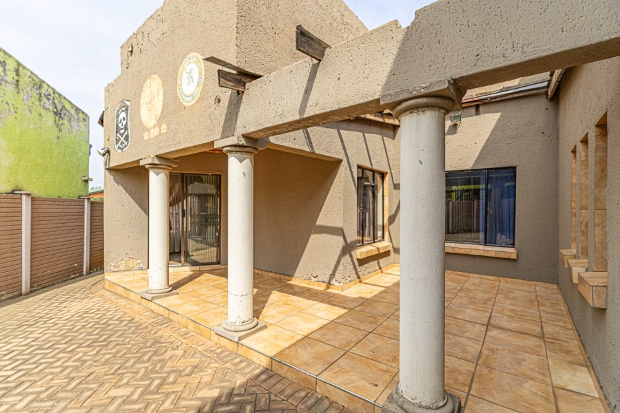 4 Bedroom Property for Sale in Eldorado Park Gauteng