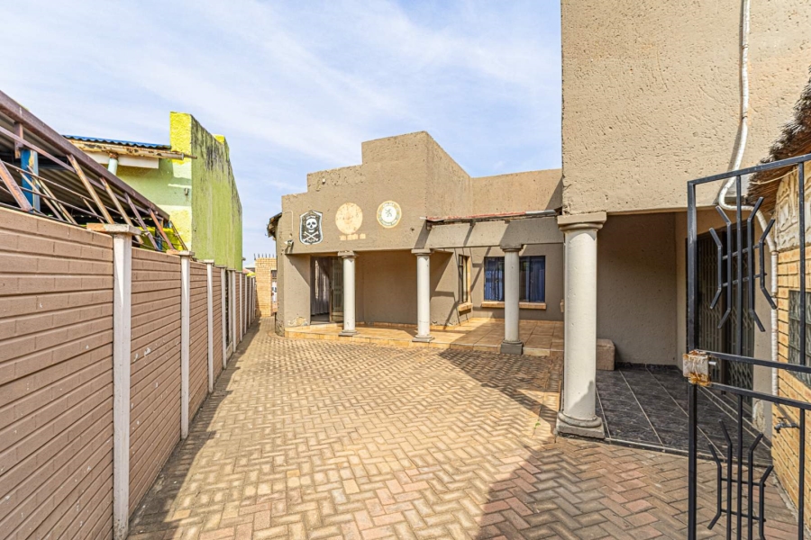 4 Bedroom Property for Sale in Eldorado Park Gauteng