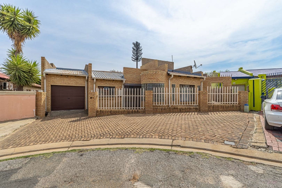 4 Bedroom Property for Sale in Eldorado Park Gauteng