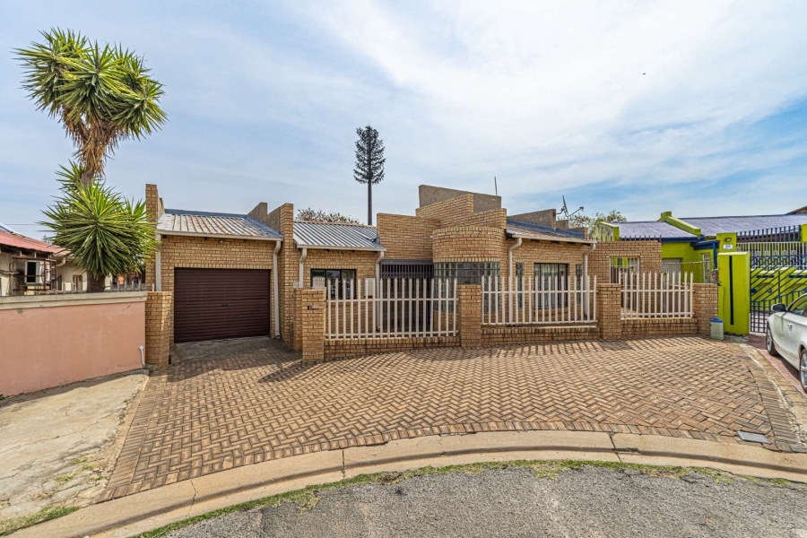 4 Bedroom Property for Sale in Eldorado Park Gauteng