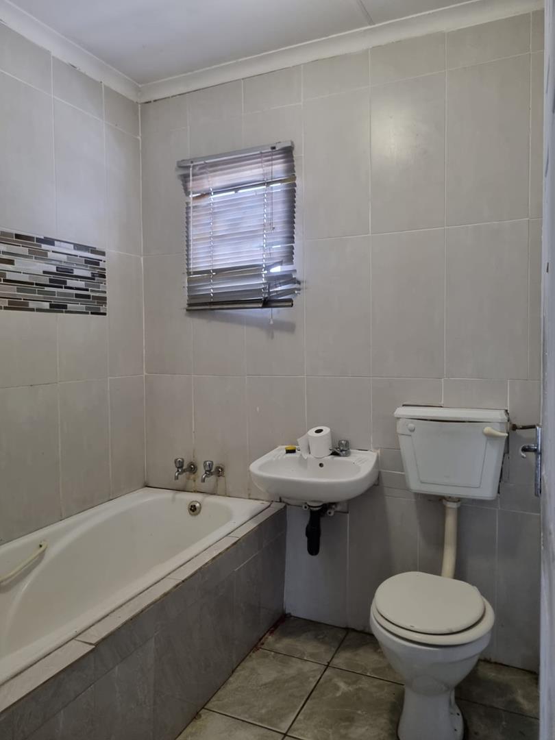 2 Bedroom Property for Sale in Windmill Park Gauteng