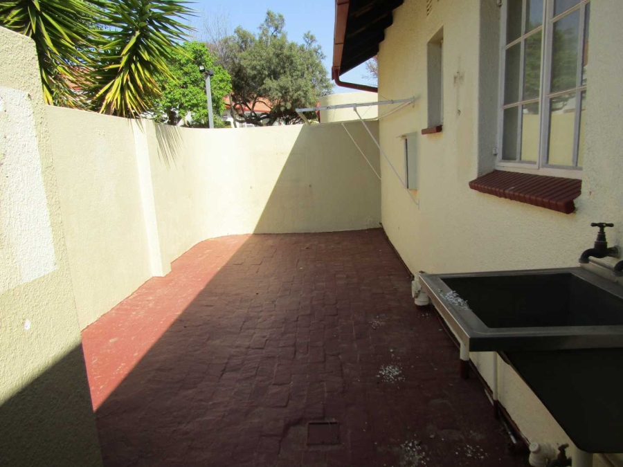 2 Bedroom Property for Sale in Helderkruin Gauteng