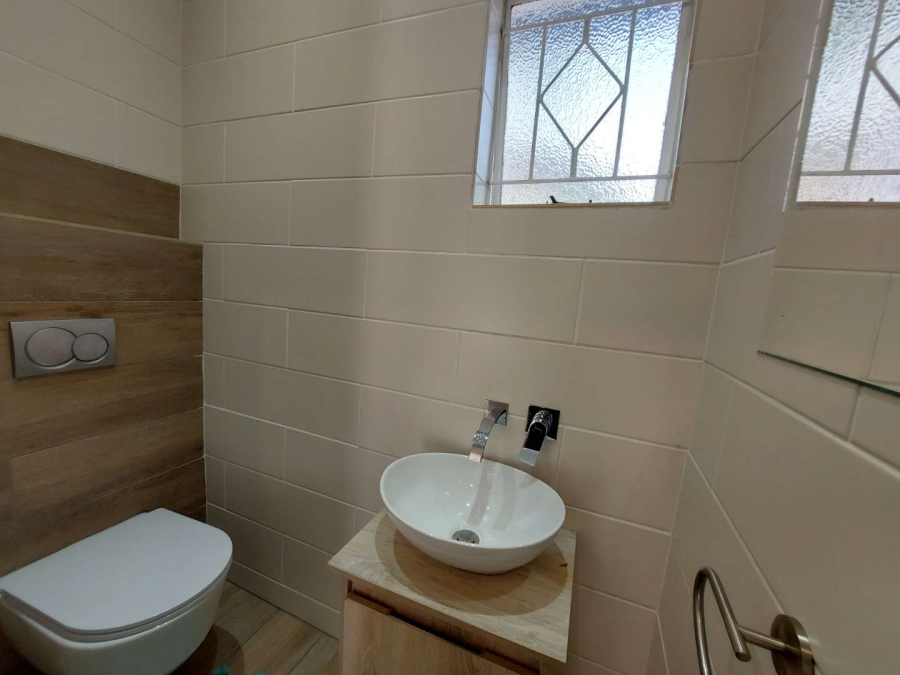 To Let 4 Bedroom Property for Rent in Olivedale Gauteng
