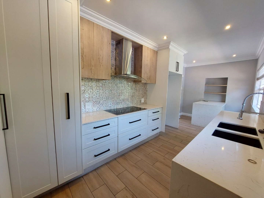 To Let 4 Bedroom Property for Rent in Olivedale Gauteng