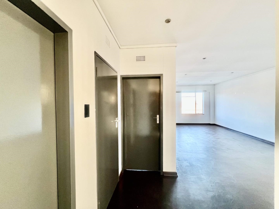 1 Bedroom Property for Sale in Malvern East Gauteng