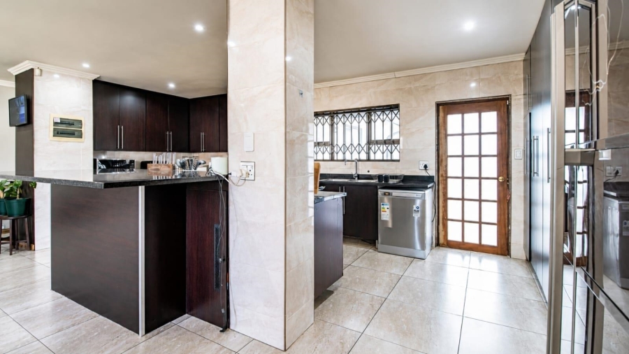 3 Bedroom Property for Sale in Brackenhurst Gauteng