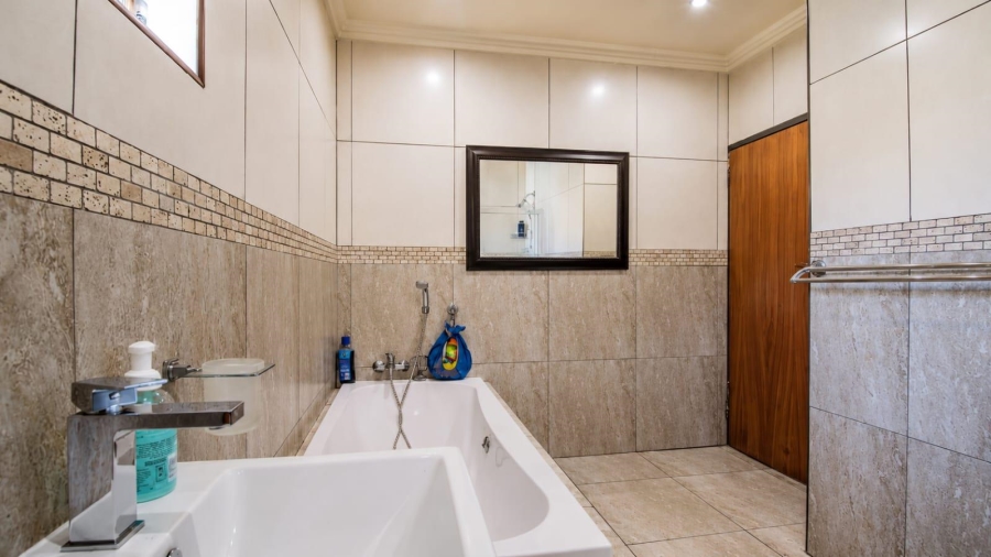 3 Bedroom Property for Sale in Brackenhurst Gauteng